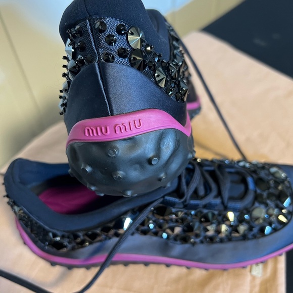 Astro Runner Trainer MIU MIU
Size EU 40 US 10 UK 8.5 - Picture 5 of 11